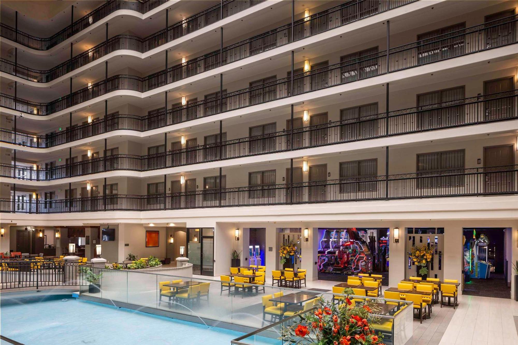 Embassy Suites By Hilton Anaheim North מראה חיצוני תמונה
